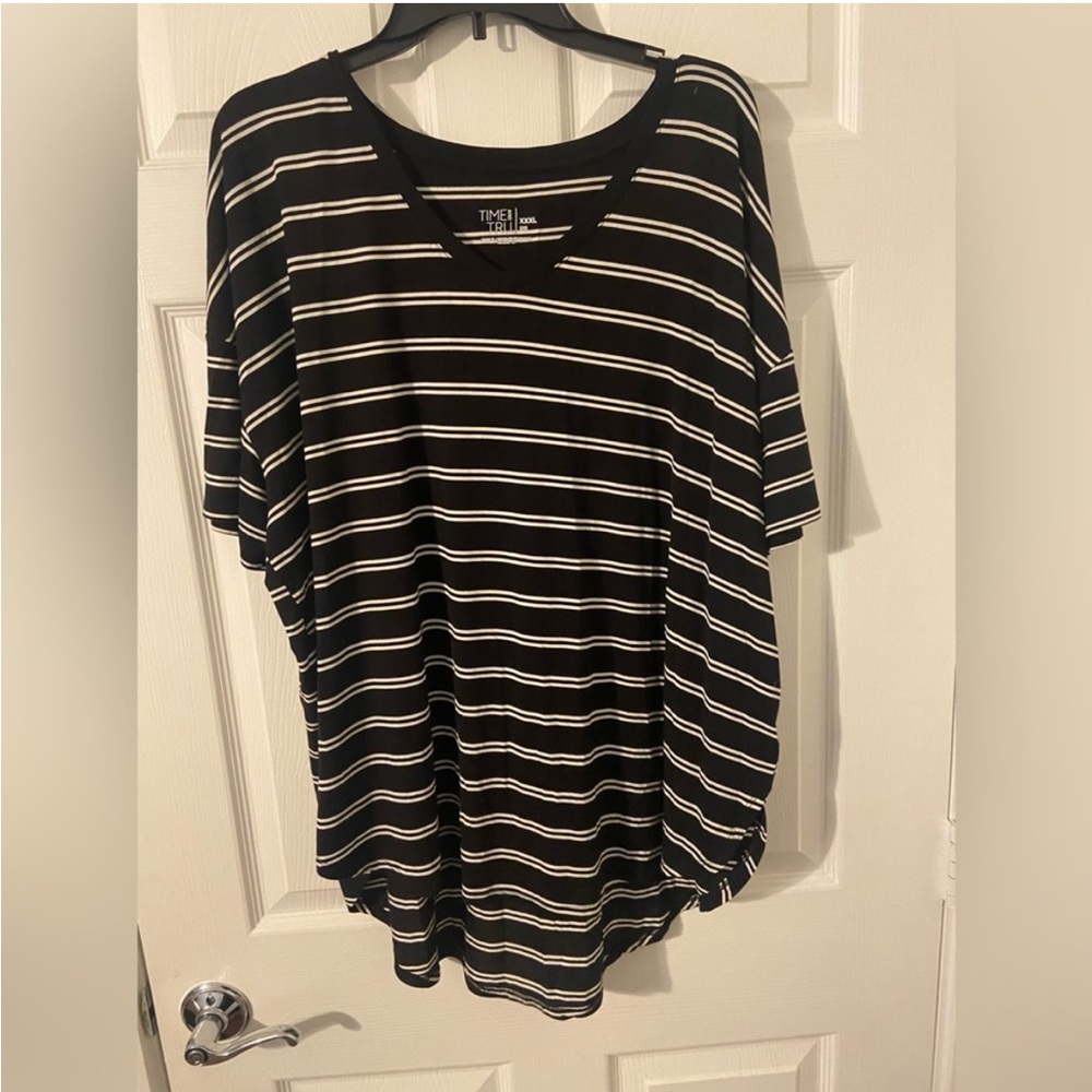 Time and Tru Striped Short Sleeve V-Neck Top Black White‎ Size XXXL Plus